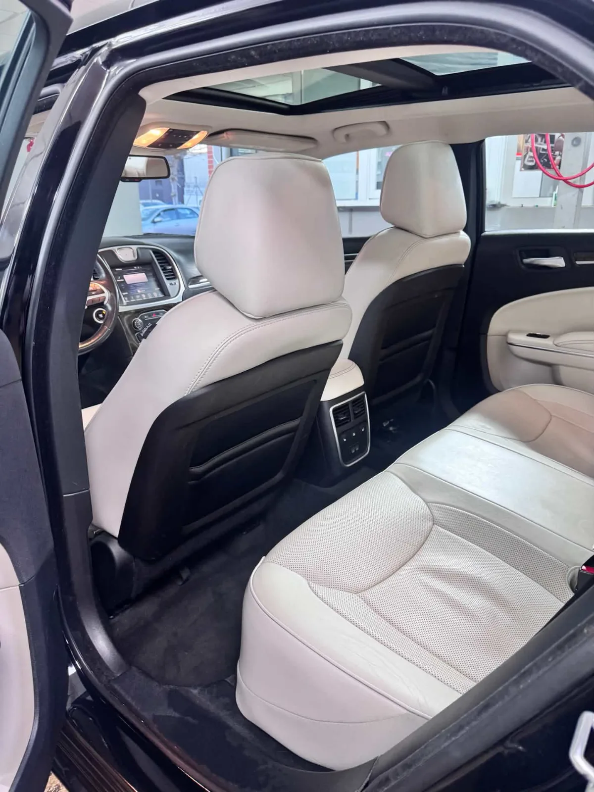 Chrysler 300C, foto 12 de 12