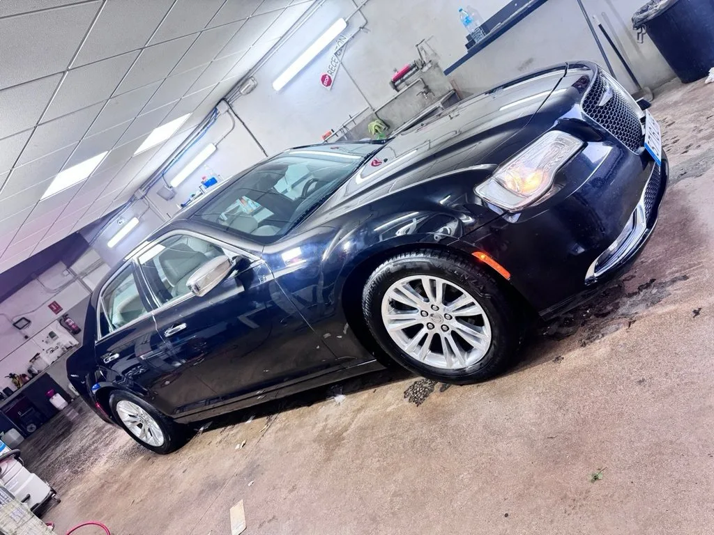 Chrysler 300C, foto 2 de 12
