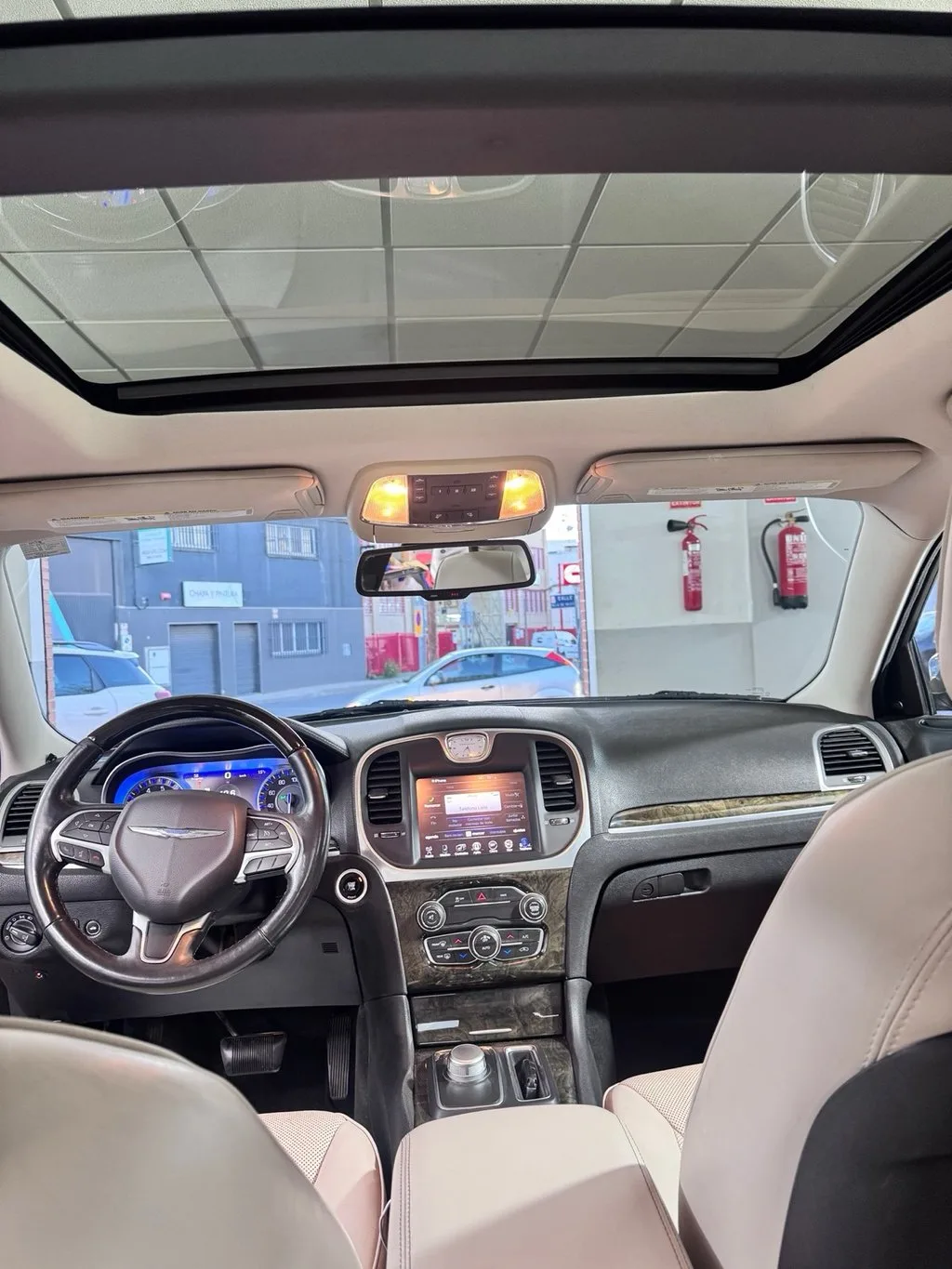 Chrysler 300C, foto 7 de 12