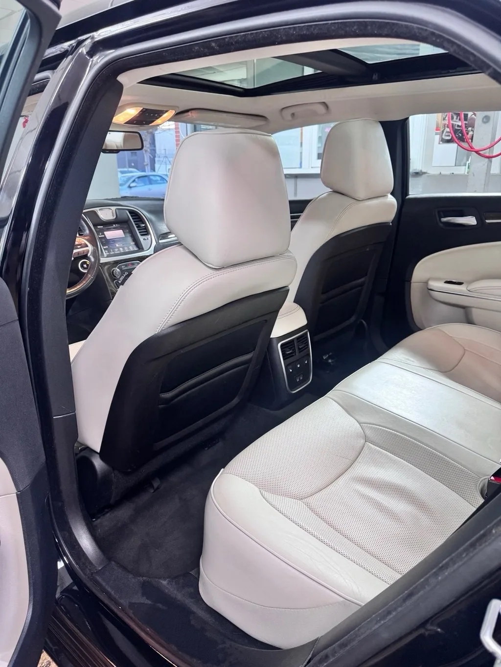 Chrysler 300C, foto 8 de 12